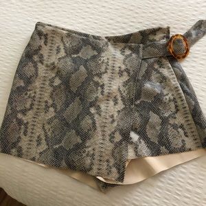 COPY - Zara snake print skort